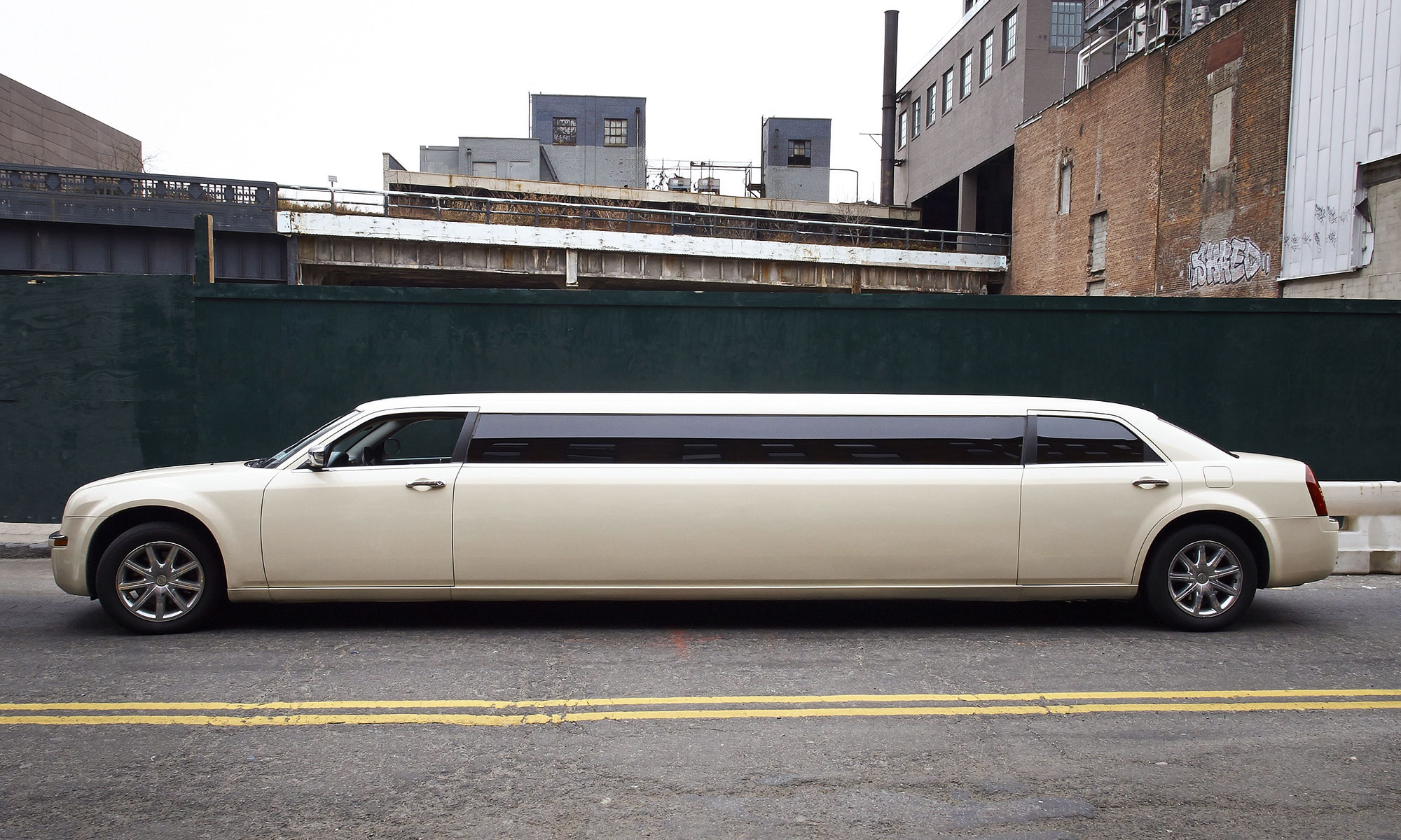 Chrysler Stretchlimo in Nürnberg / Chrysler stretch limousine in Nuremberg